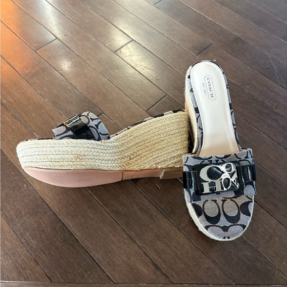 Coach Black and Cream Platform Shoes with Signature Style size 9.5 - Picture 2 of 5